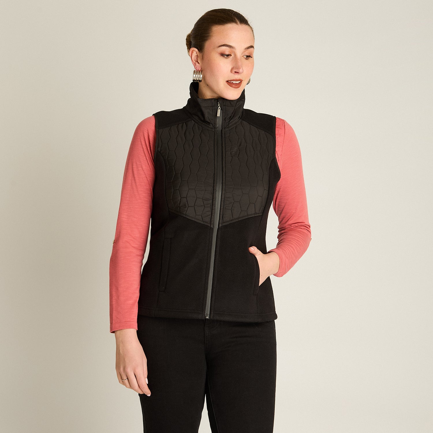 Poleron Polar Negro Sin Mangas Elasticidad Baja Sin Forro Calce Normal Tela Punto